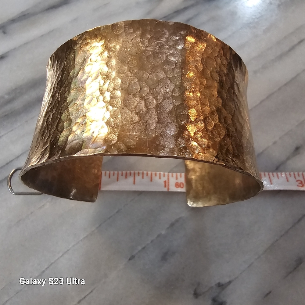 Hammered copper cuff bracelet - Picture 6 of 8